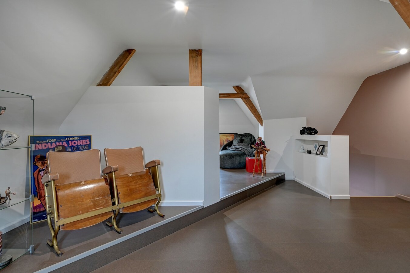 Totaal gerenvoveerde, charmante, halfopen woning met tuin, terras en garage in Kuringen (Hasselt ) 