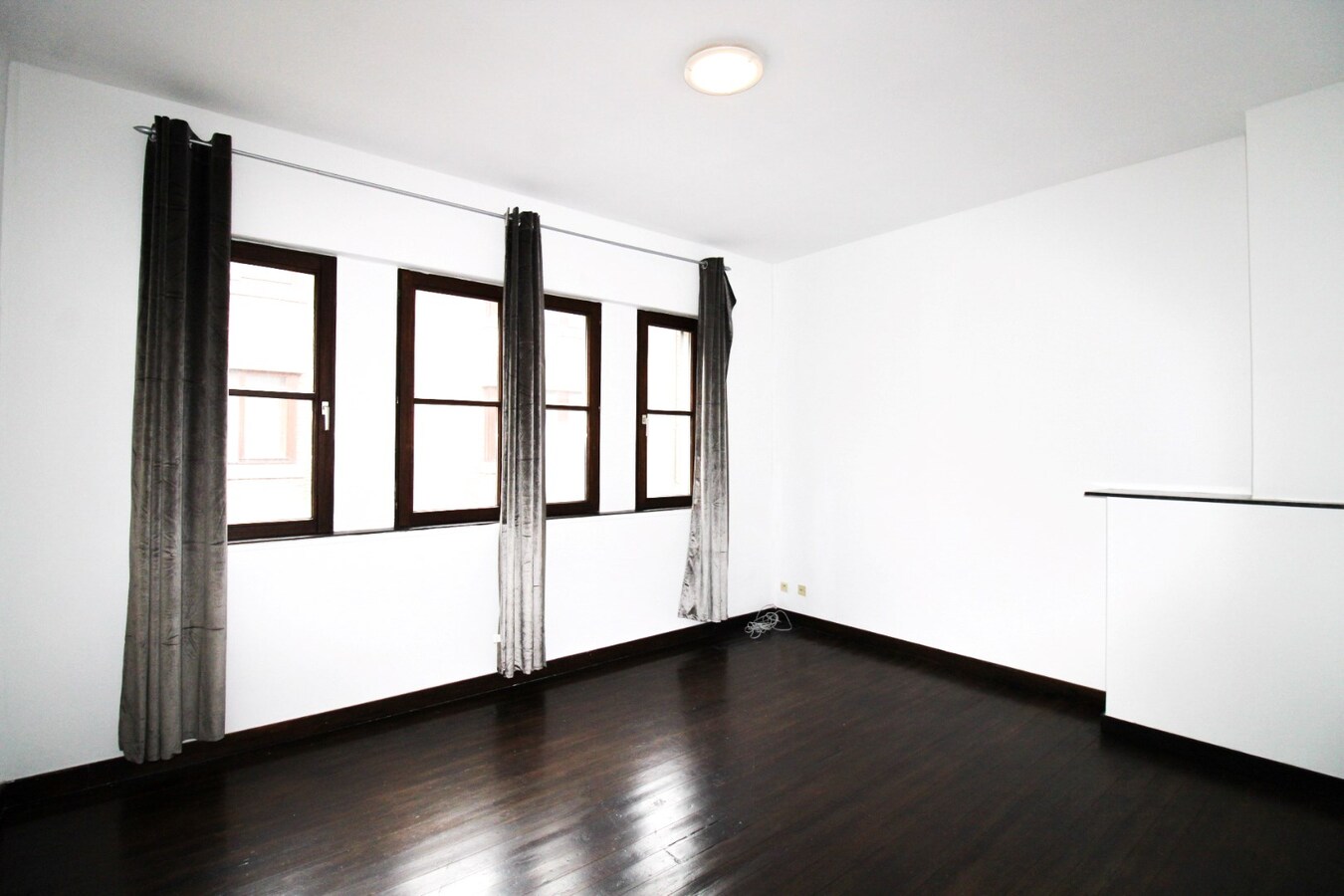 Charmante instapklare woning met 3 ruime slaapkamers en terras in het hartje Sint-Niklaas 