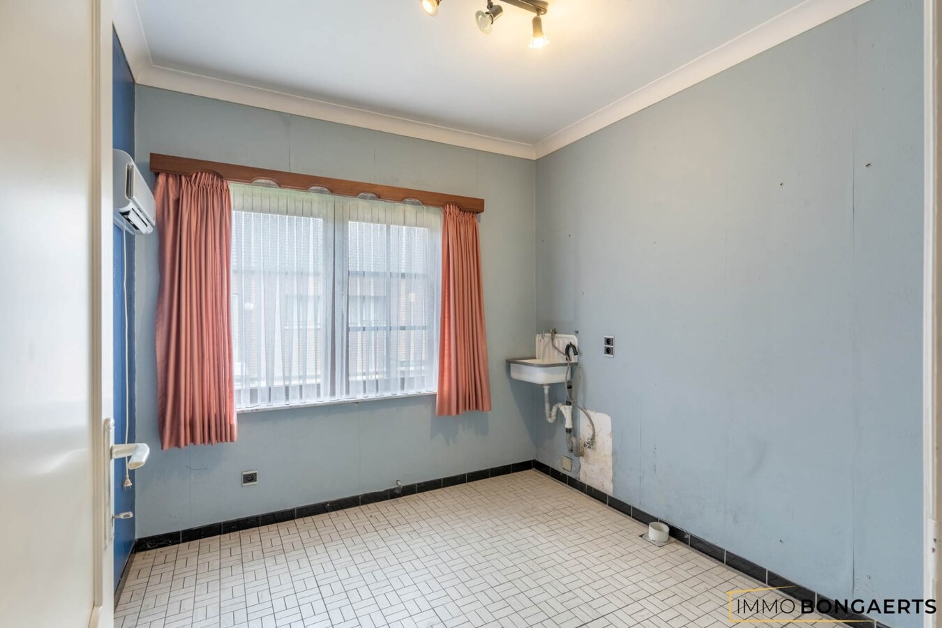 Ruime woning met tuin, terras en drie slaapkamers 