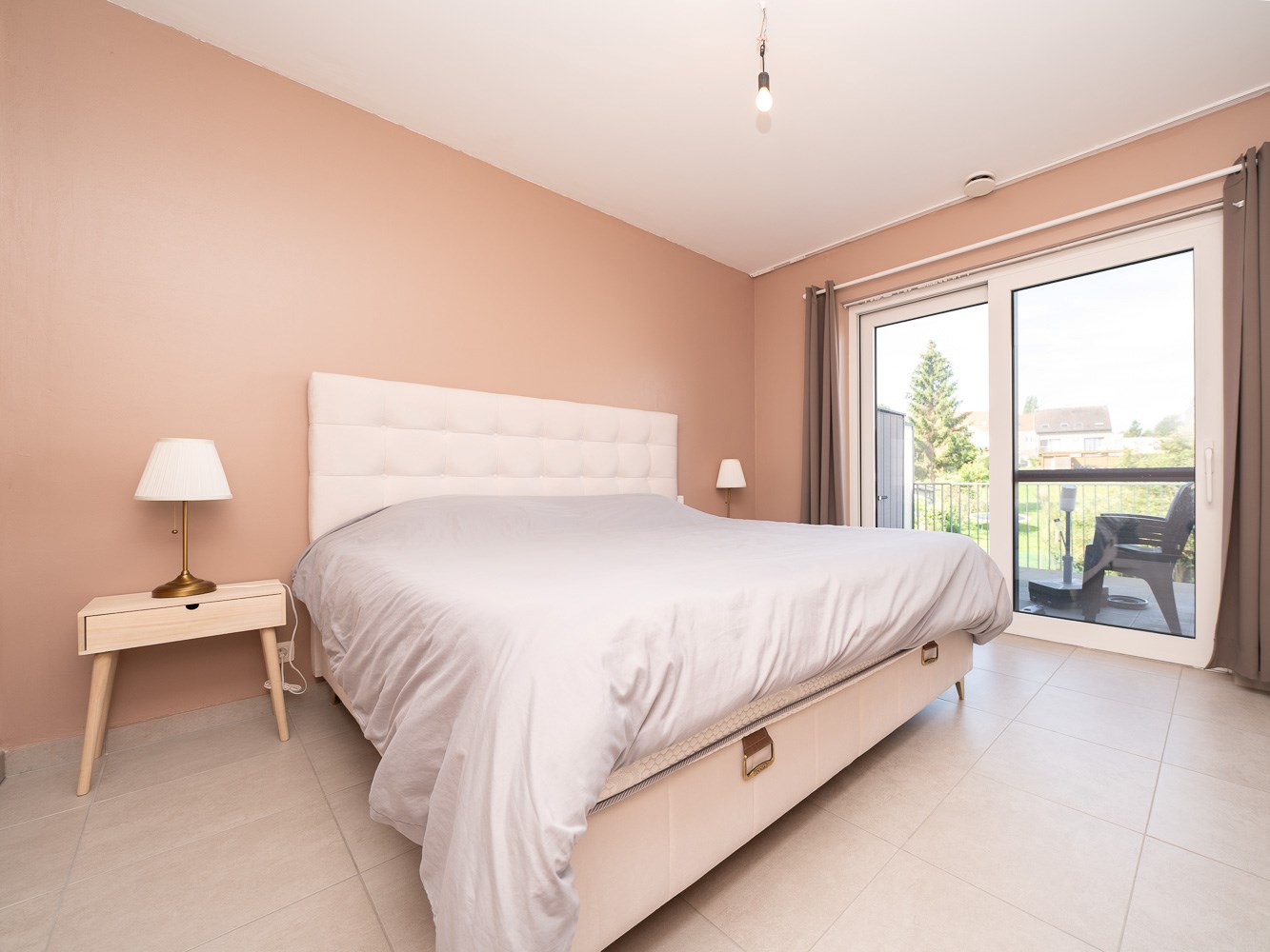 Prachtig nieuwbouwappartement met 2 kamers en garagebox 