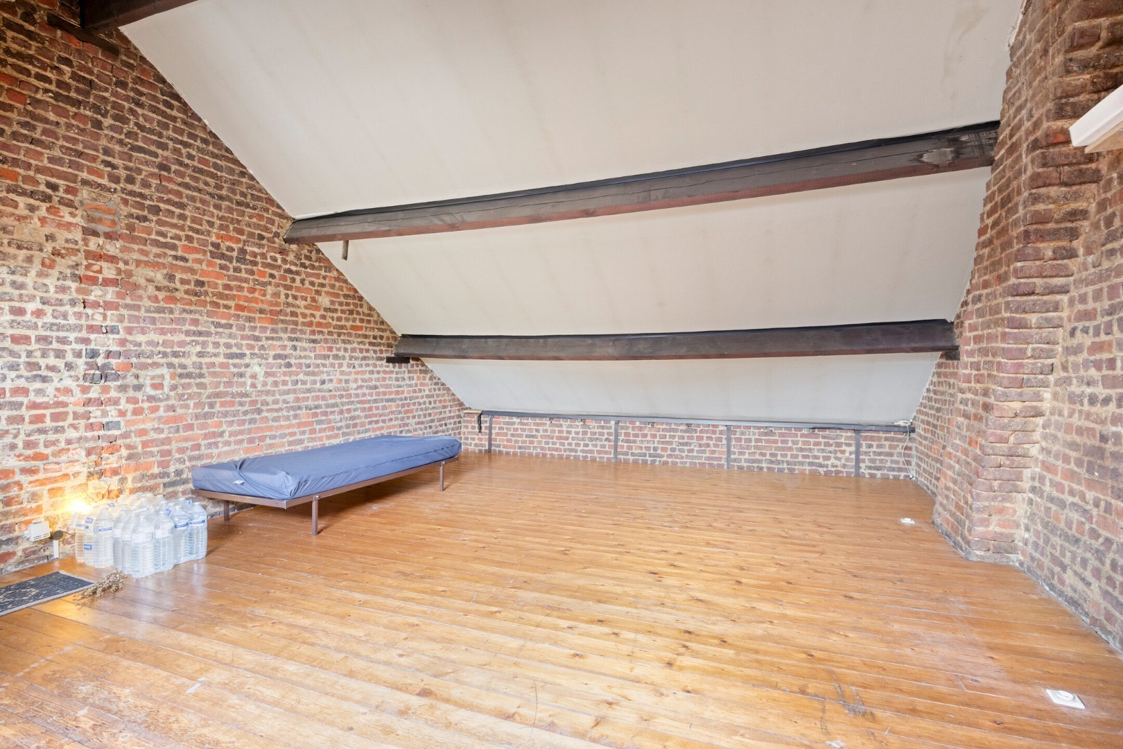 Ruime woning met kelder, zolder en tuin in Kessel-Lo! - EPC 443 kWh/m² - bewoonbare opp. 205 m² 