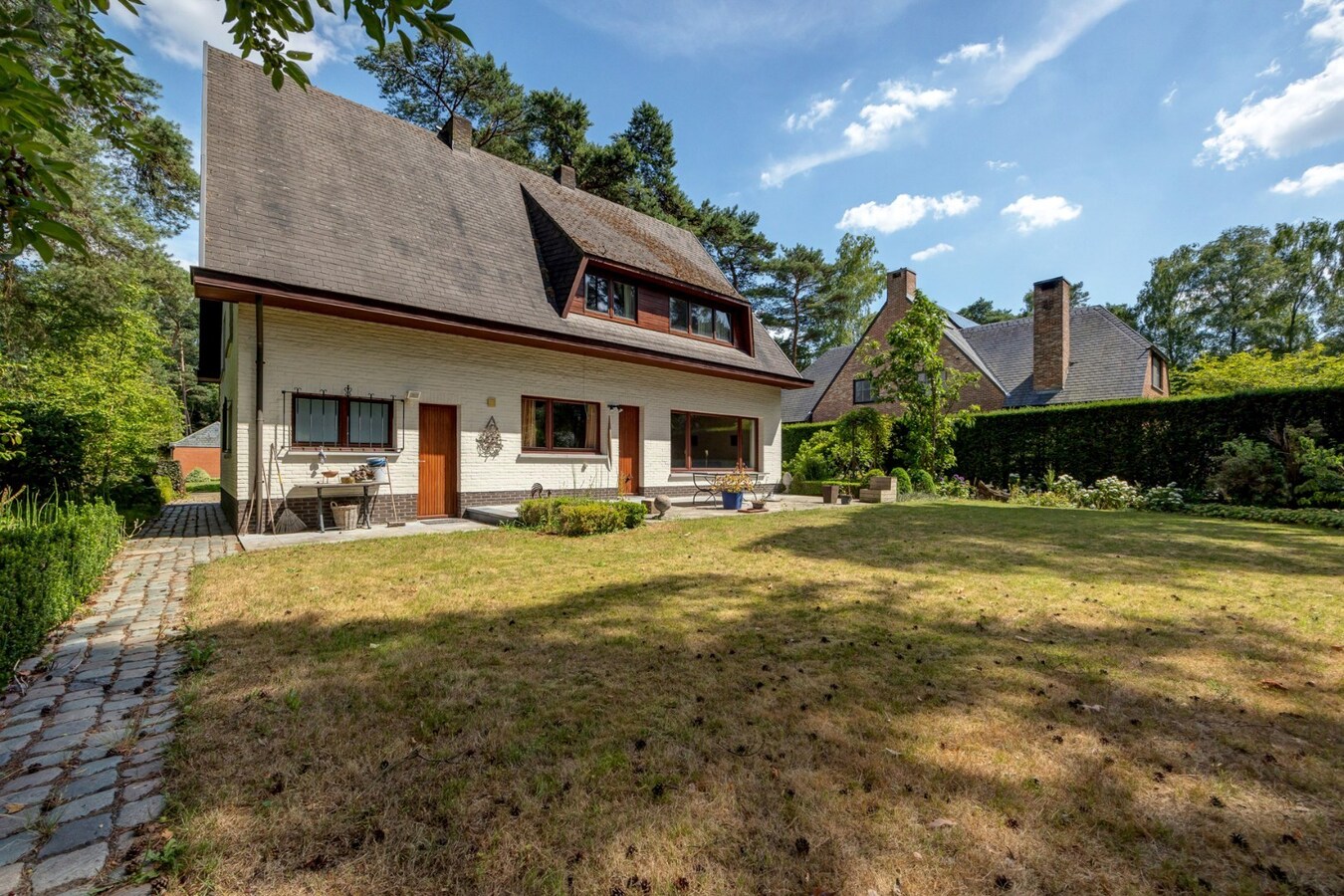 Ruime woning op prachtig perceel van 1.250 m² in ’s Gravenwezel – Zonnebos 