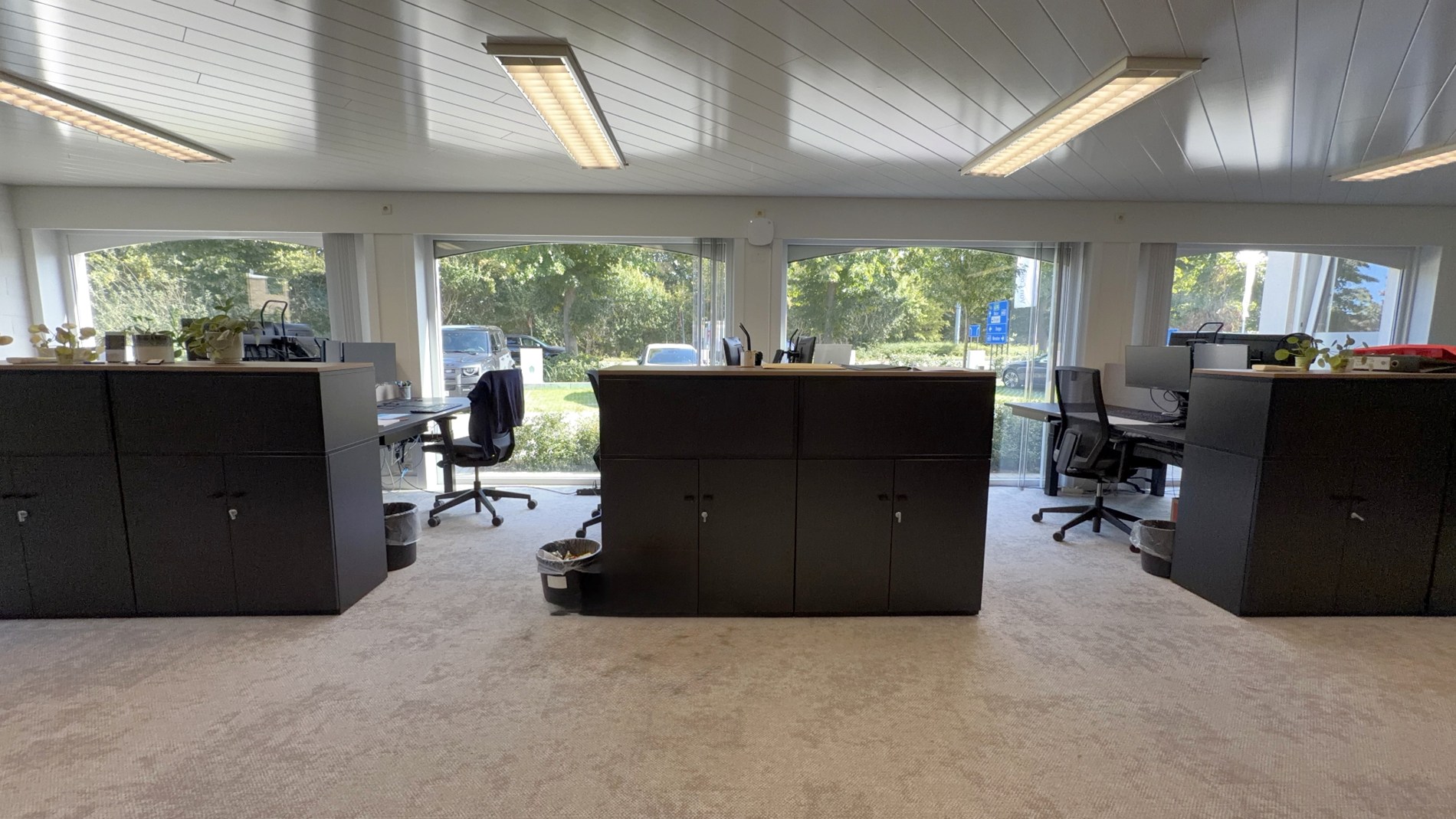 Standalone kantoorgebouw te huur nabij E40 in Drongen