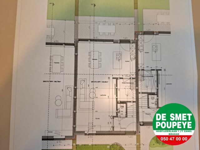 Rijwoning met tuin met uitweg 