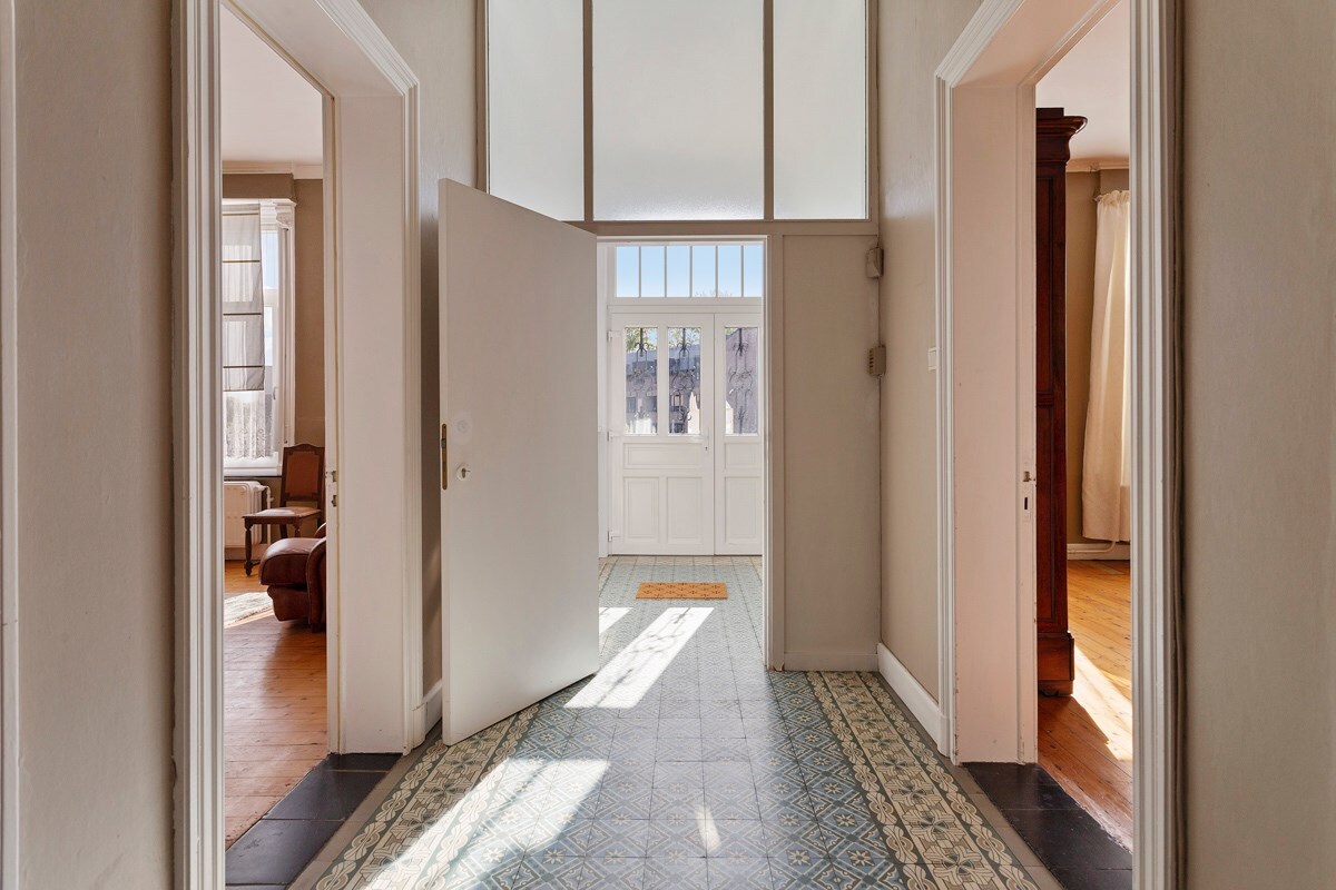 Maison de maître pleine de caractère avec jardin clos à Ophasselt 