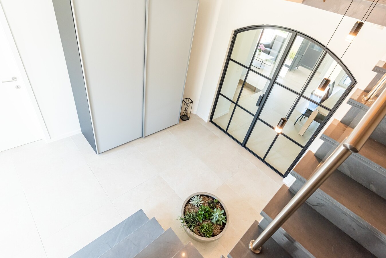 Stijlvol gerenoveerde woning in residentiële wijk op 1254 m² 