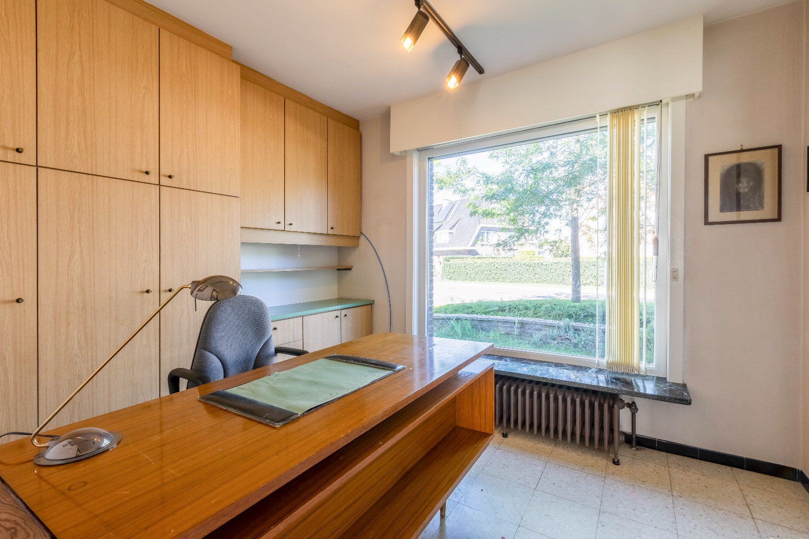 VERKOCHT - Ruime half open bebouwing met garage te Merelbeke 