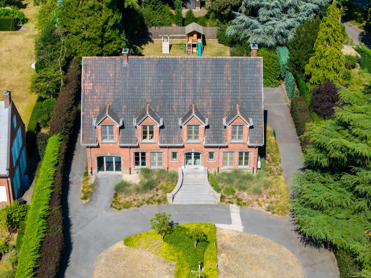 Statige villa met tal van mogelijkheden op een boogscheut centrum Waregem 