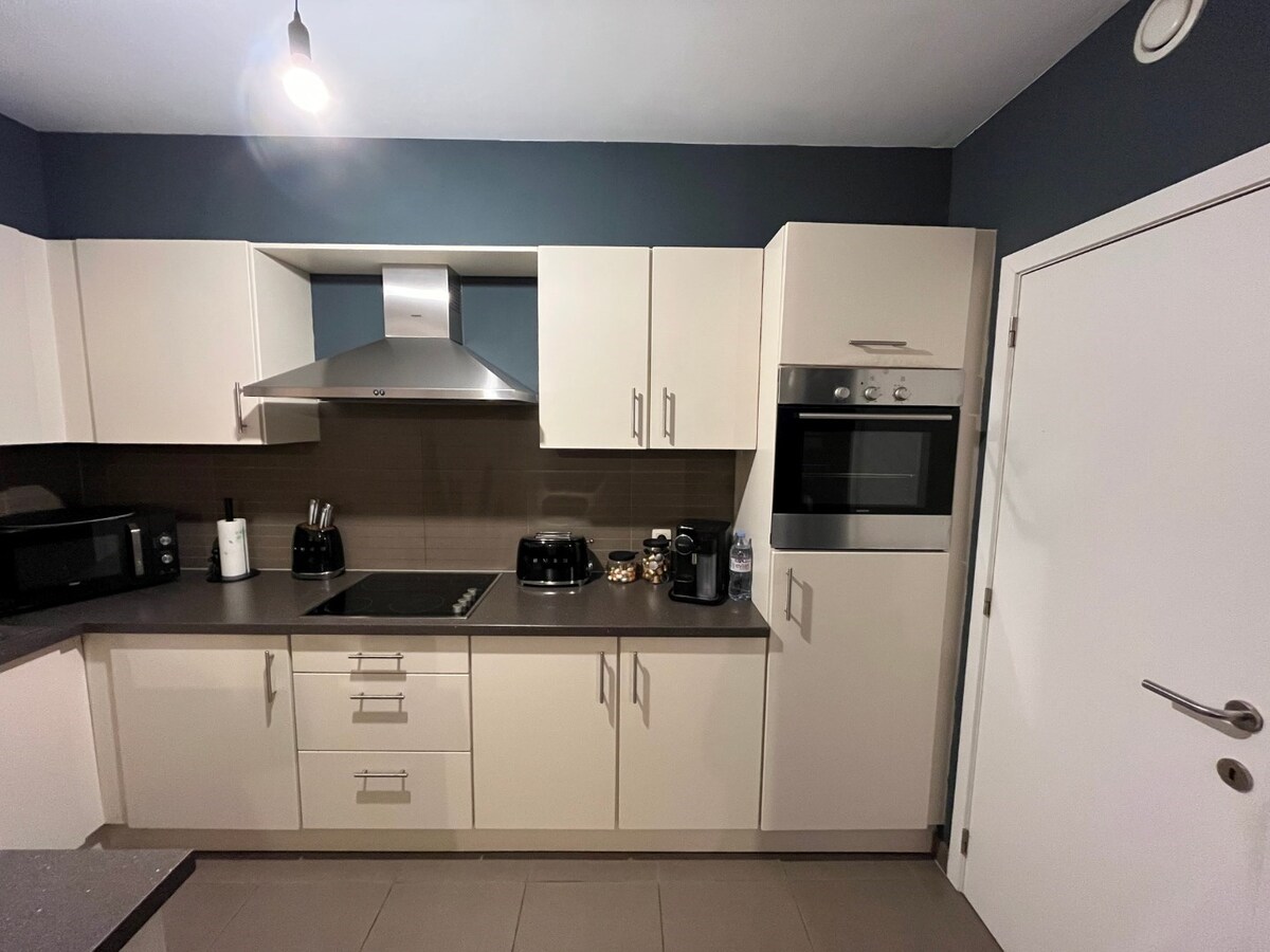 Modern appartement in hartje Dikkelvenne 