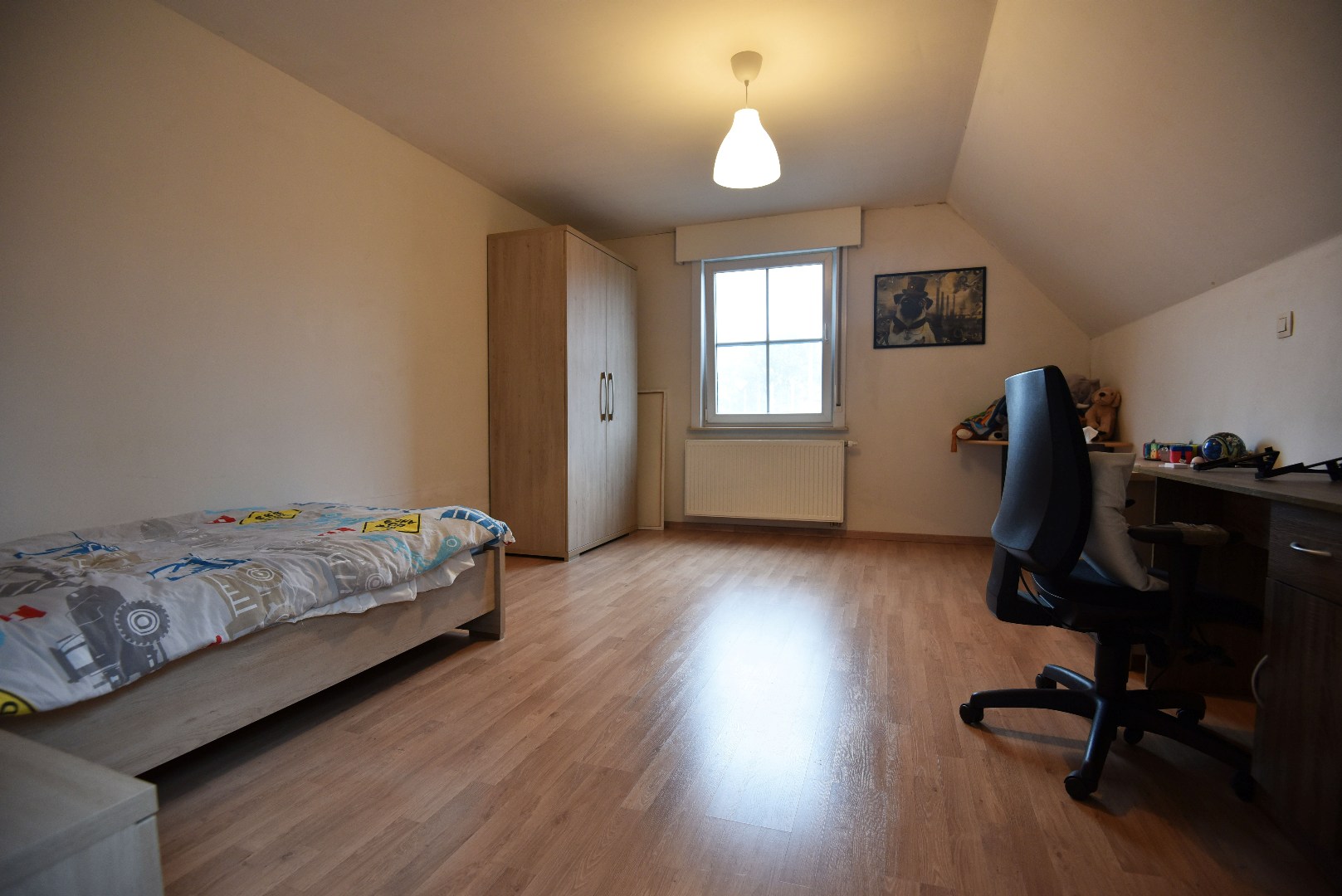 Ruime open bebouwing met 5 slaapkamers te Adegem 