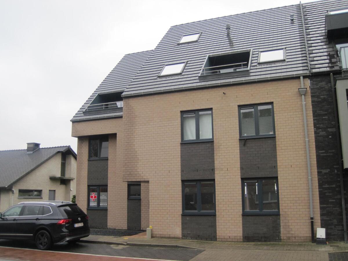 Duplex-appartement mét garage. 