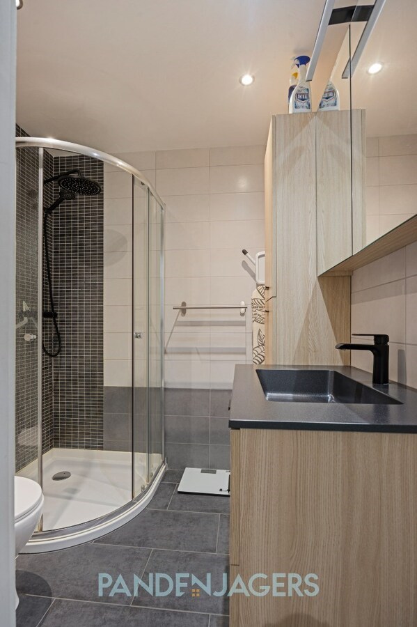 Prachtige bel-étage in gezellige woonwijk te Duffel 