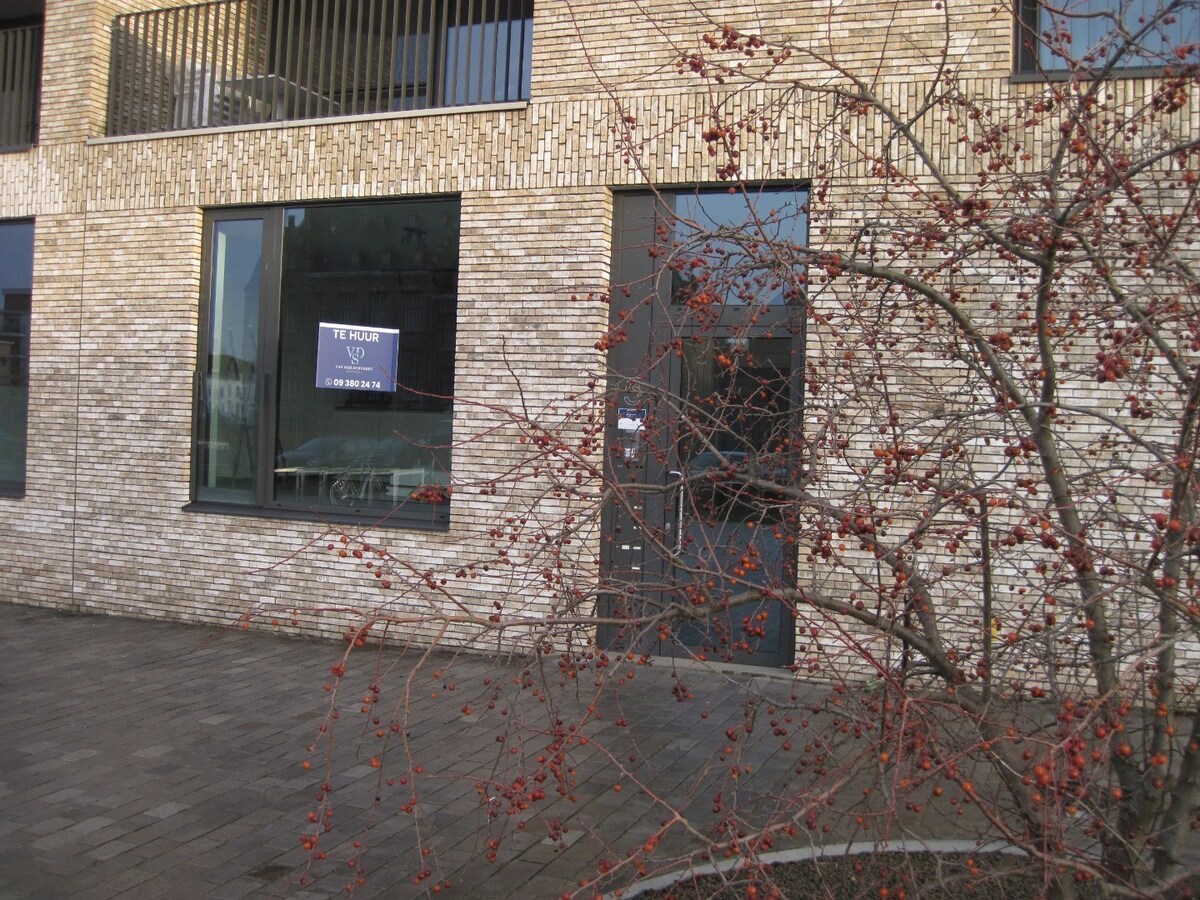 Gelijkvloers 2-slaapkamer appartement met uitzonderlijk terras. 