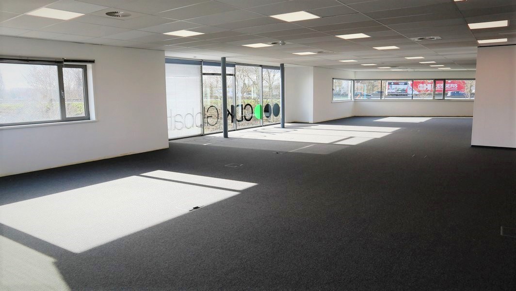 Kantoorruimte te koop in Merelbeke-Melle met visibiliteit langs E40