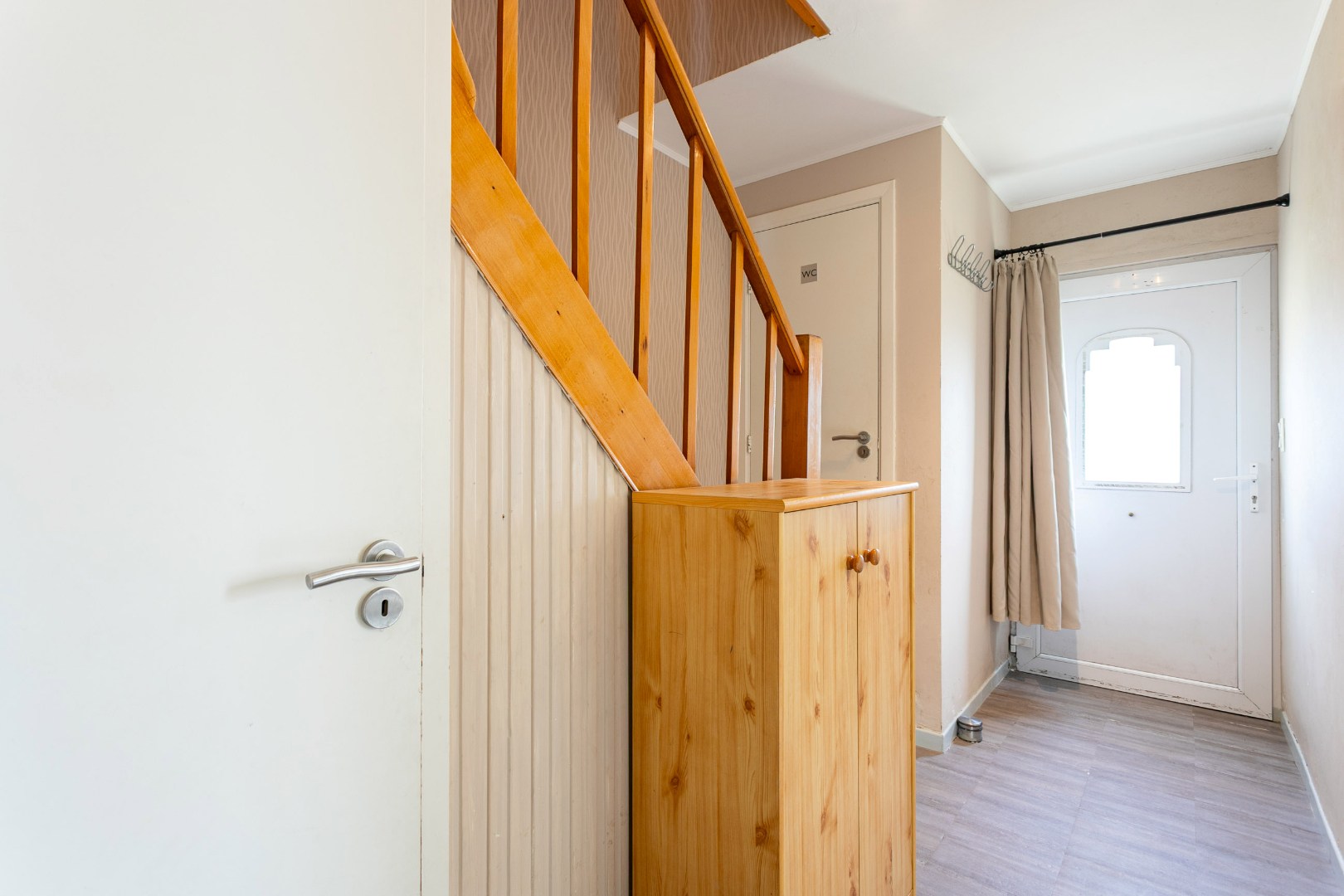 Instapklare woning met 3 slpk, tuin en garage te Lembeek 