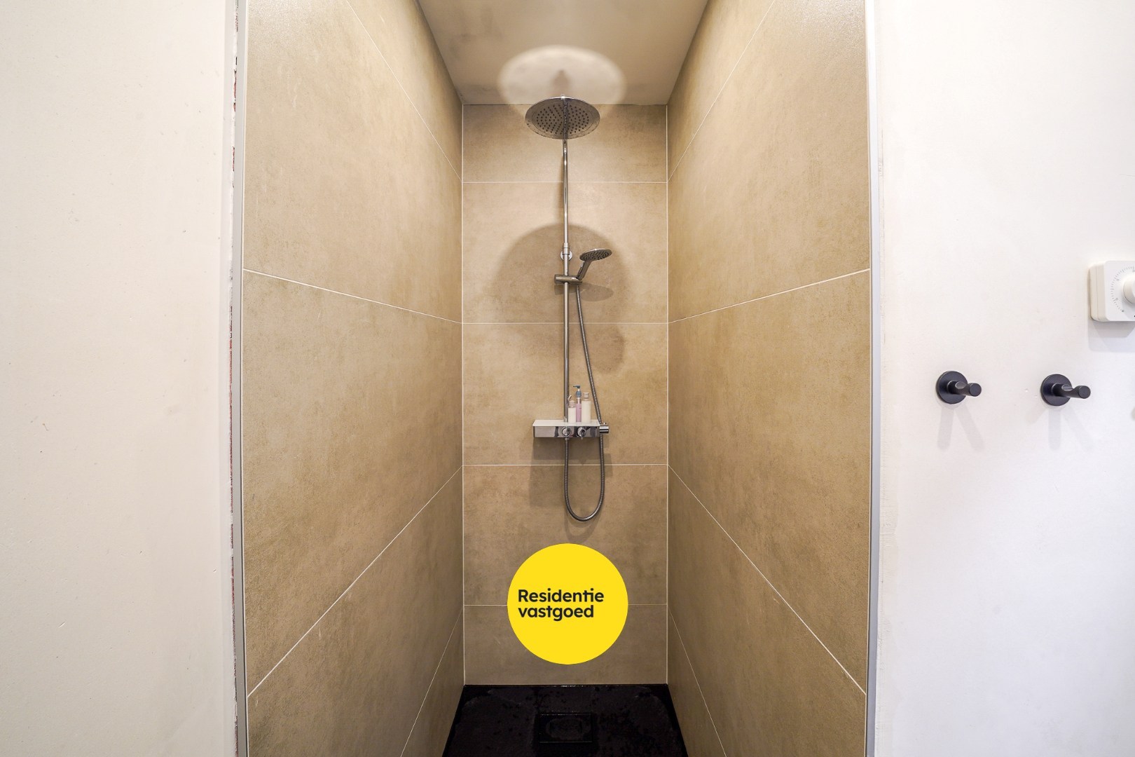 Recent en energiezuinig appartement met autostaanplaats in Bredene 