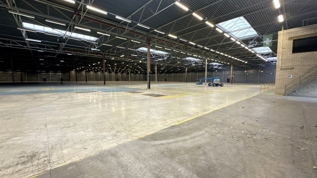 Logistiek bedrijfspand te huur nabij E19 in Mechelen-Noord