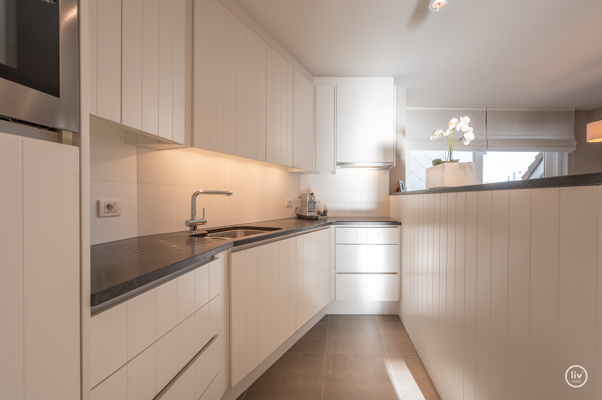 Appartement en duplex ensoleillé et spacieux avec terrasse orientée plein sud situé dans la Zoutelaan à Knokke. 