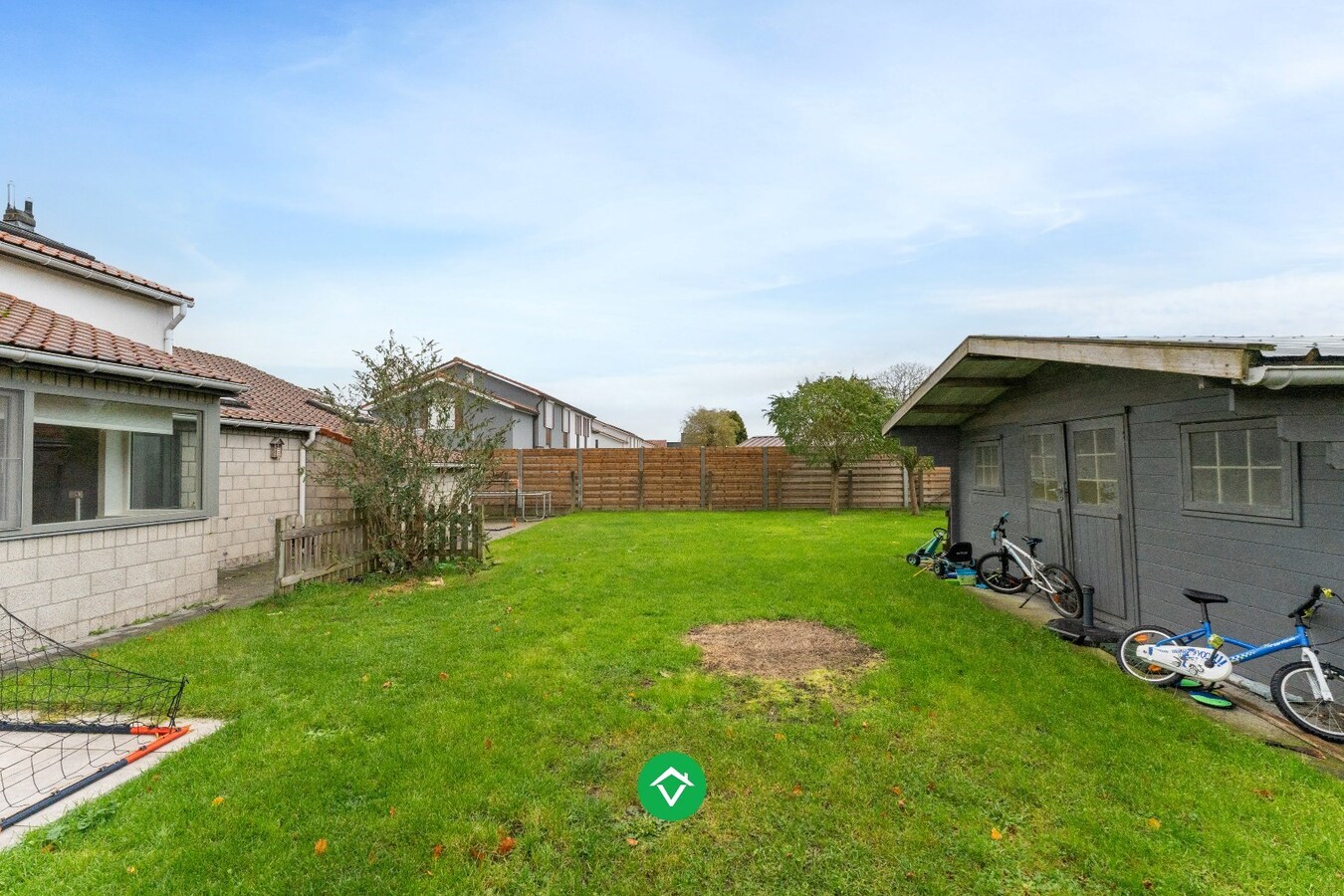 Woning met 5 slaapkamers en tuin in rustige wijk te Koekelare 