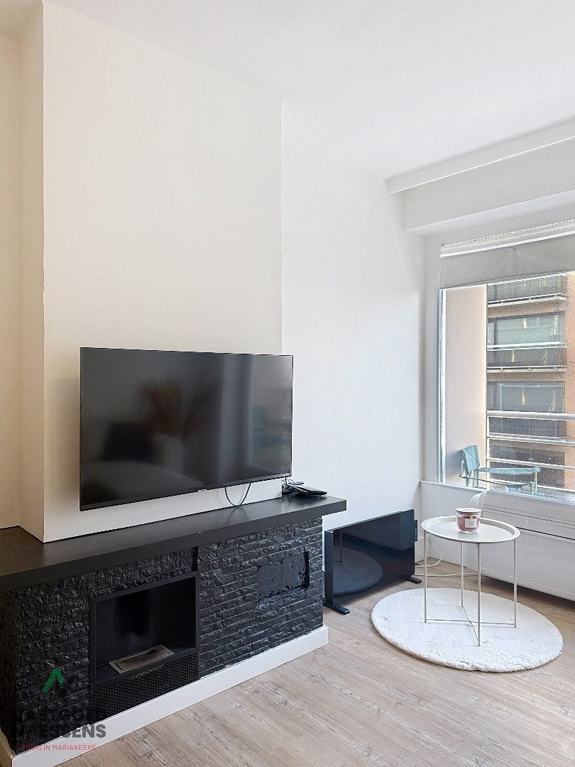 GERENOVEERDE STUDIO MET ZIJDELINGS ZICHT OP ZEE 