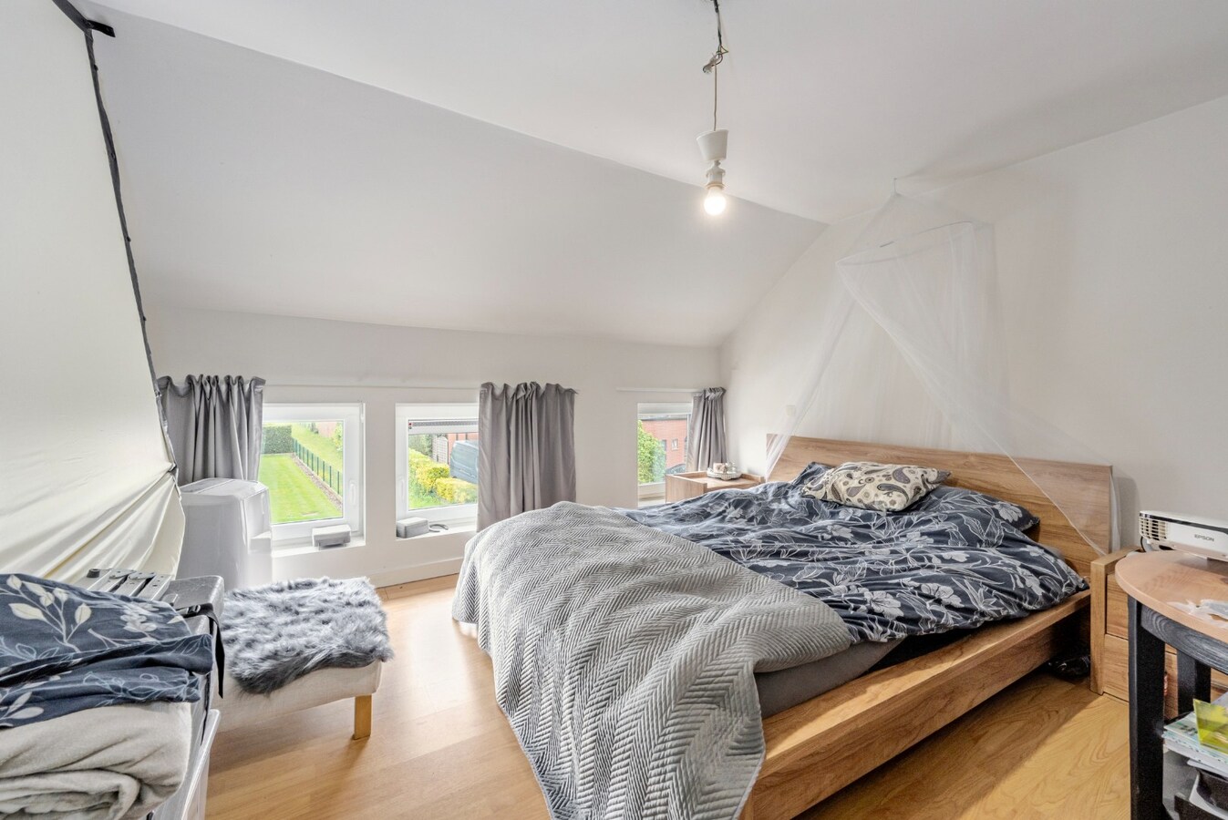 Halfopen bebouwing met potentieel nabij centrum Lovendegem 