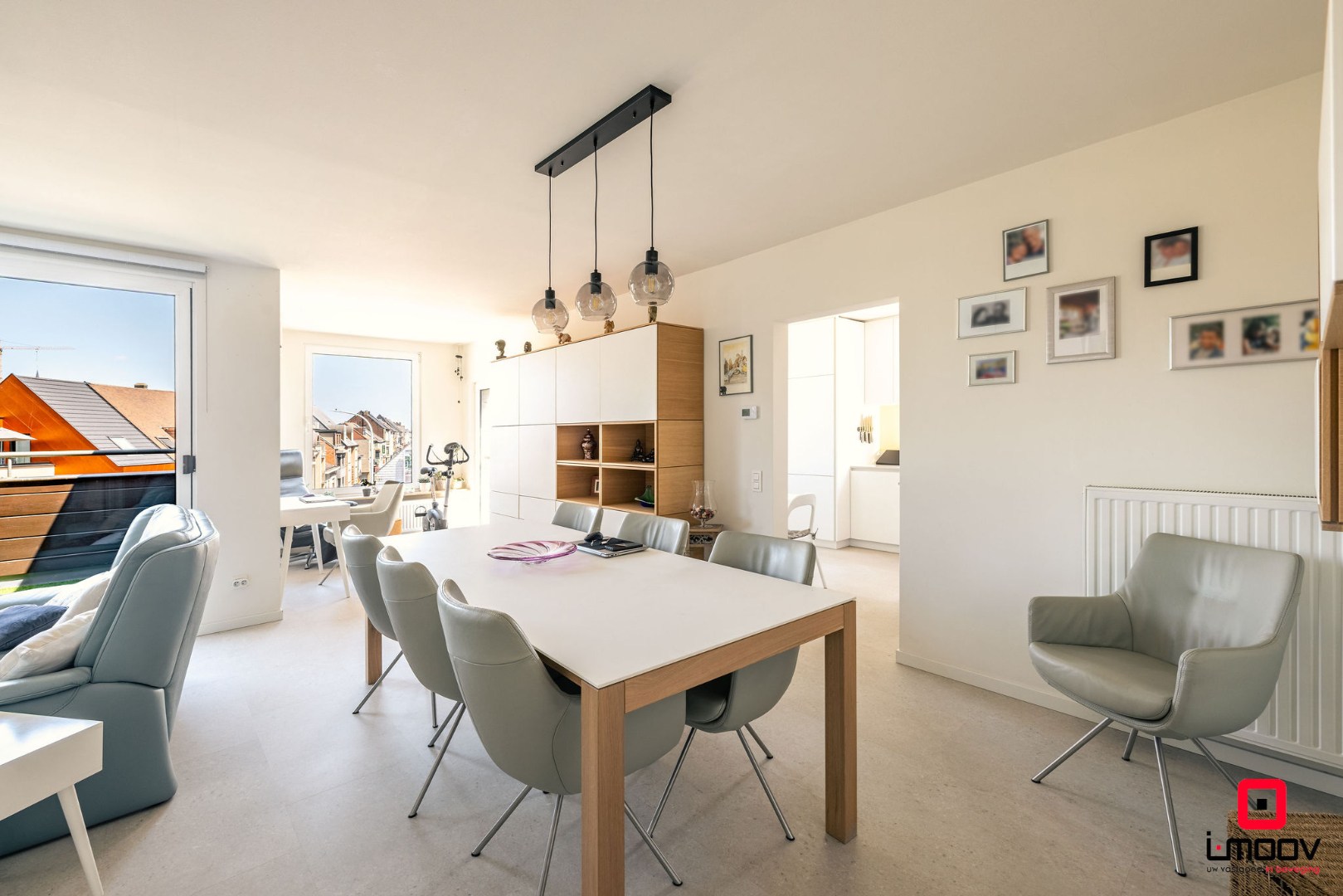 Ruim appartement met 2 slaapkamers, dubbele garage en twee terrassen te Aalst 