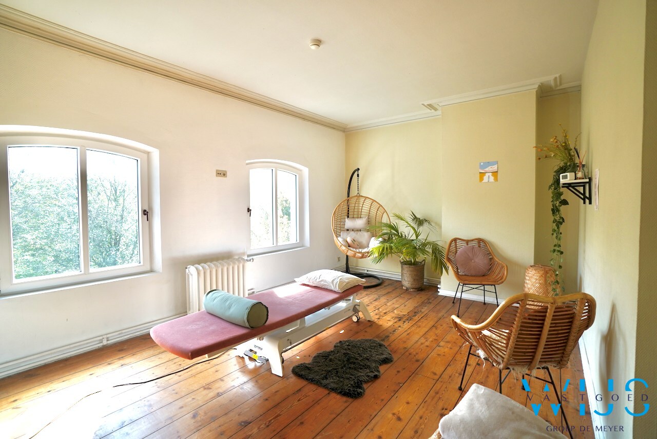 Multifunctionele ruimte in prachtig herenhuis te Doornzele ! 