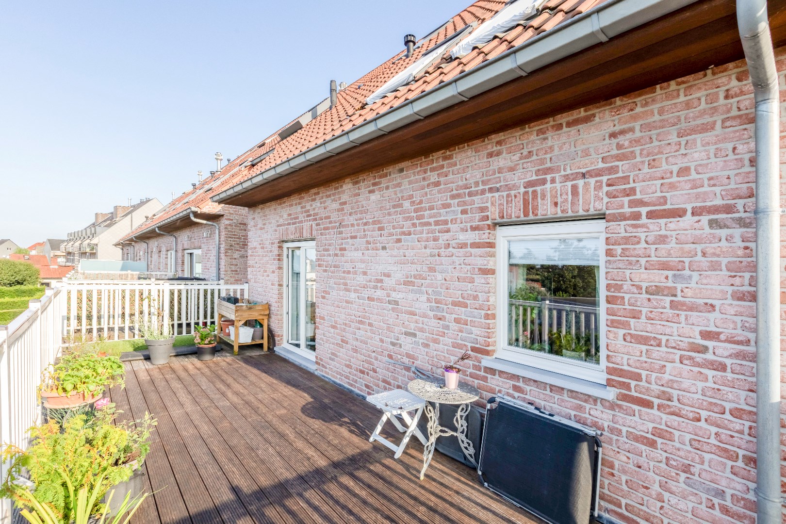 Goed onderhouden app. met groot terras te Astene (bouwjaar 2015) VRIJ BIJ AKTE 