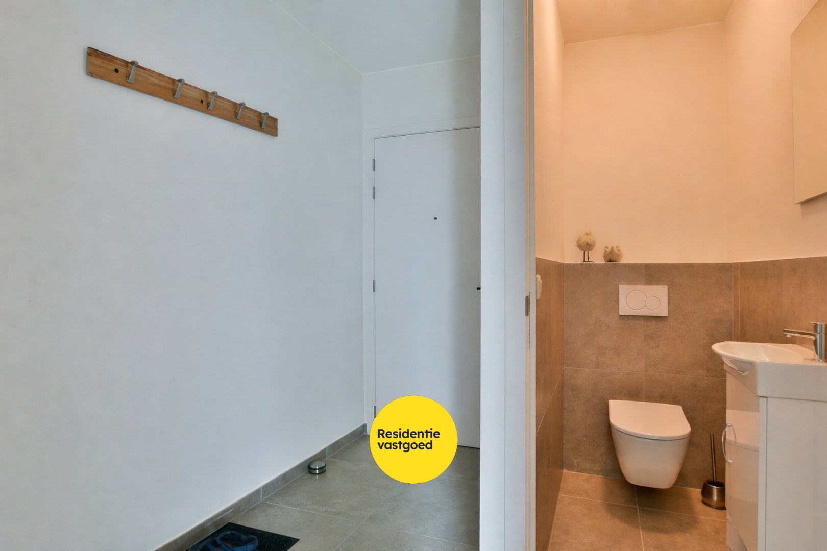 Gelijkvloers nieuwbouwapp met 2 slpks, tuin en garage te Brugge 