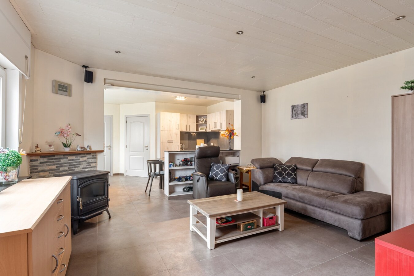 Halfvrijstaande gezinswoning op een perceel van 4a67ca op een rustige locatie te Dilsen-Stokkem. 