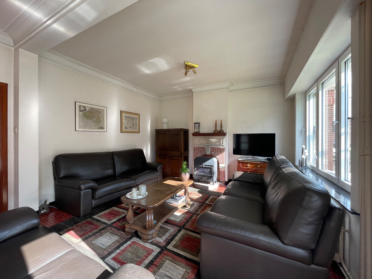 Halfopen ruime gezinswoning op 407m² 