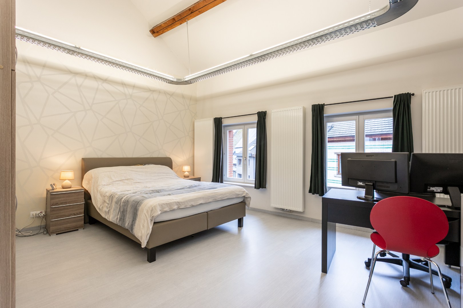 Stadswoning met mogelijke praktijkruimte te centrum Halle 