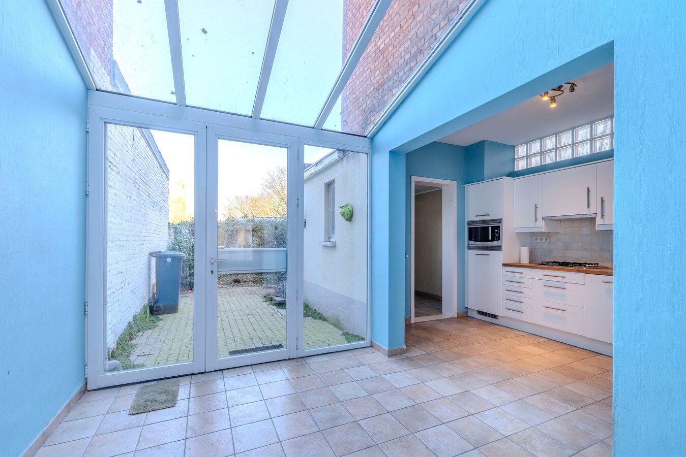 Te renoveren woning met 2 slpks en tuintje 