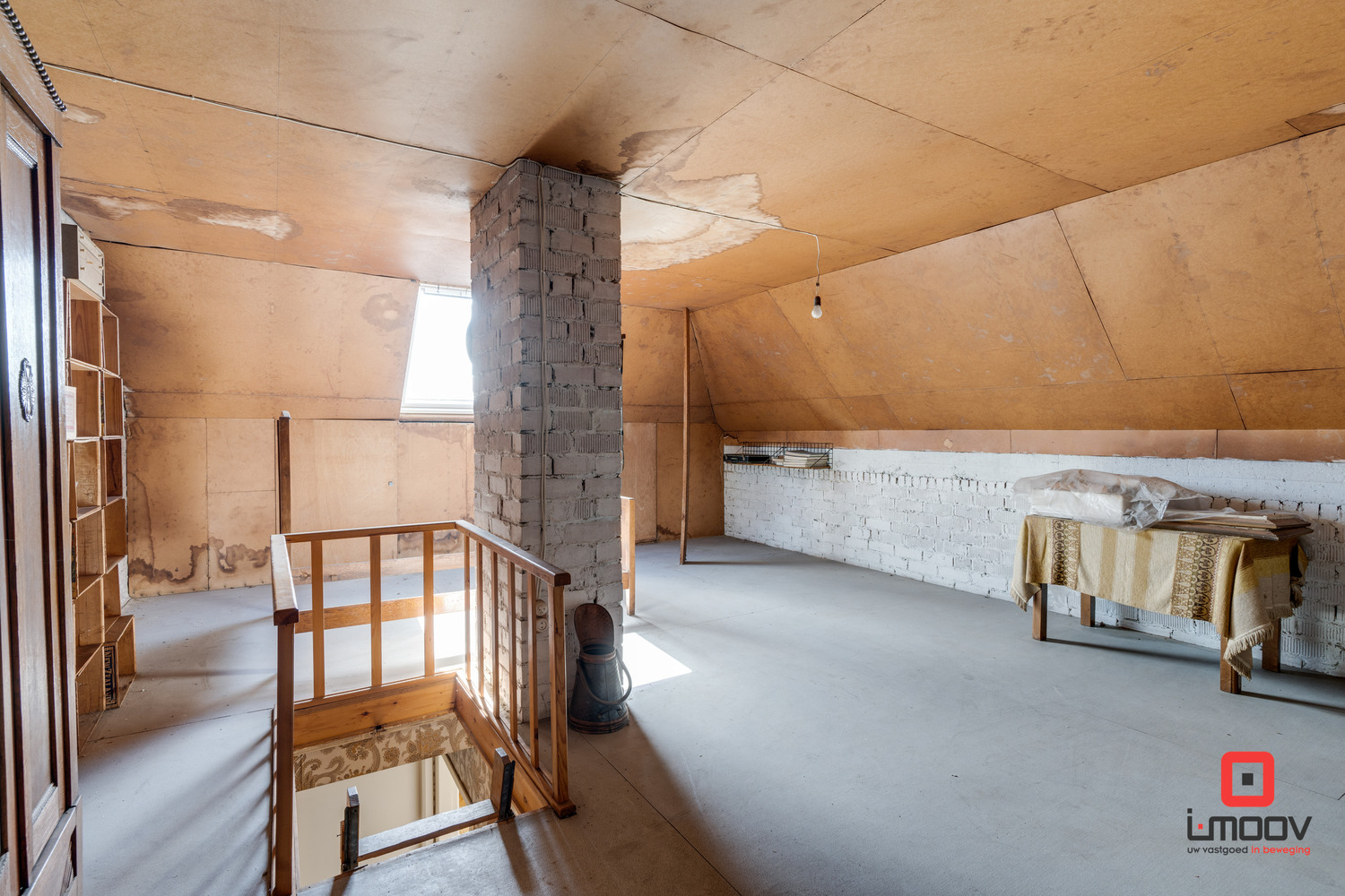 Halfopen bebouwing met veel potentieel te koop! 