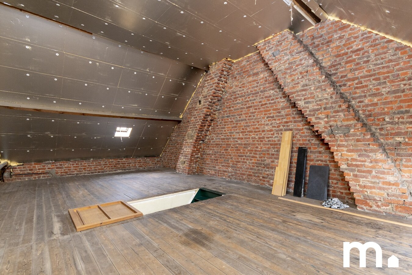 Instapklare woning nabij de Leieboorden in Kortrijk te koop ! 