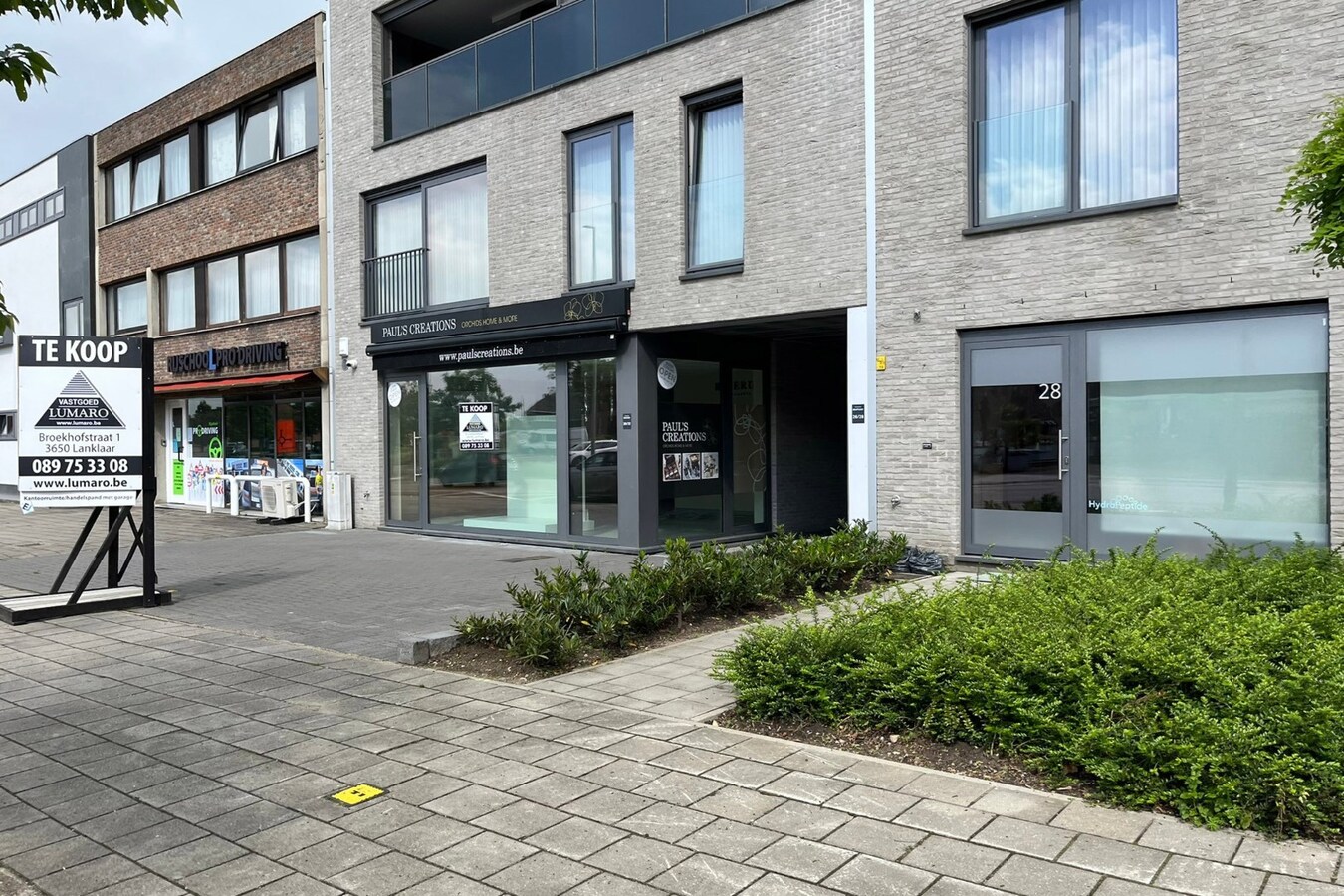 Uitstekend gelegen kantoor-/praktijkruimte van 130 m² + kelder en garage 