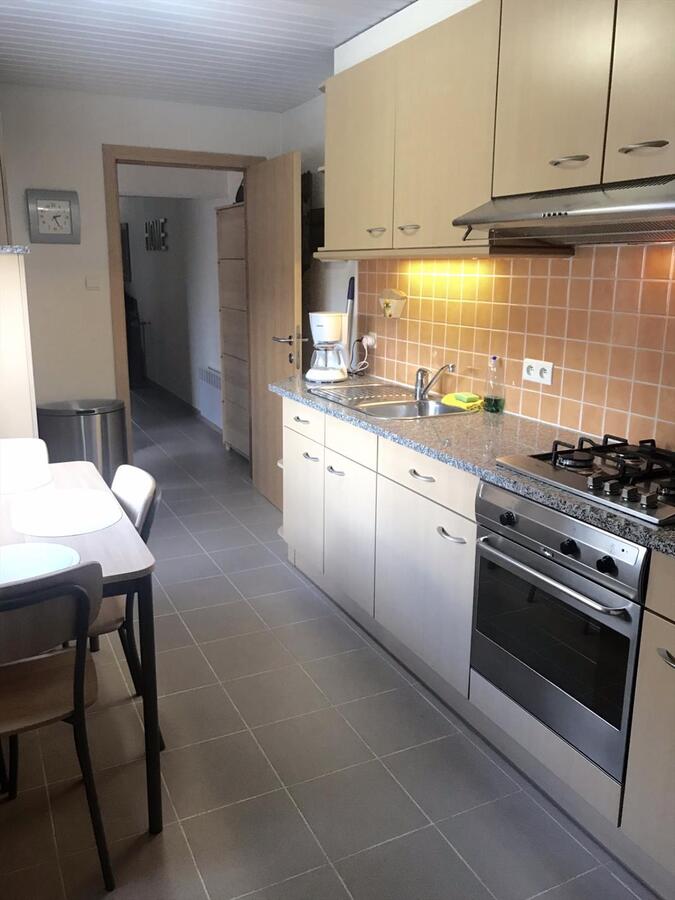 KNAP GERENOVEERDE RUIME WONING MET ZONNIGE STADSTUIN 