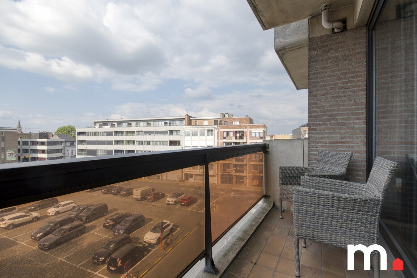 Lichtrijk instapklaar appartement  te Roeselare! INVESTERINGSOPPORTUNITEIT ! 