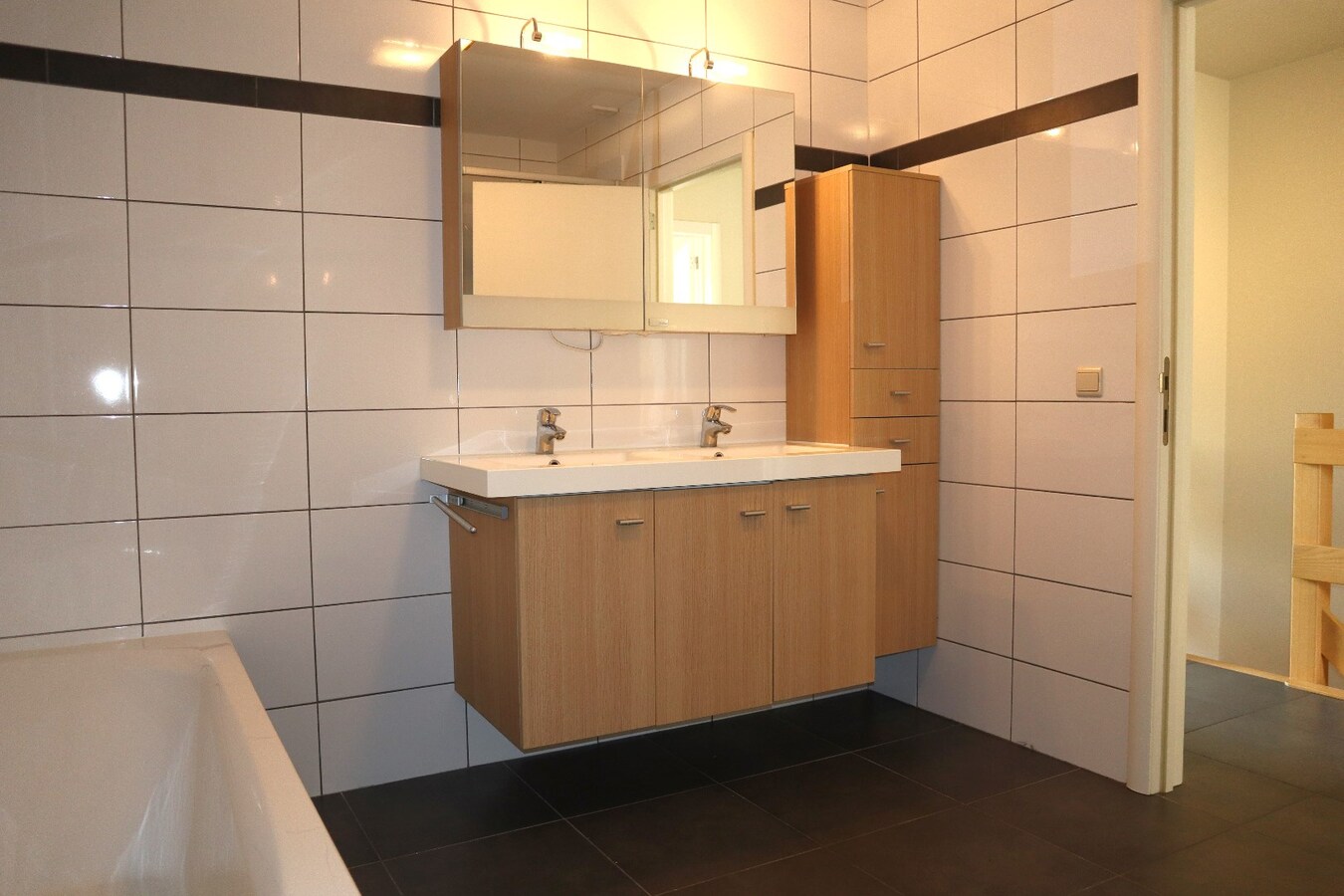 LED-on-IMMO biedt aan : Ruim Duplex Appartement in Bierbeek (Korbeek-Lo) 