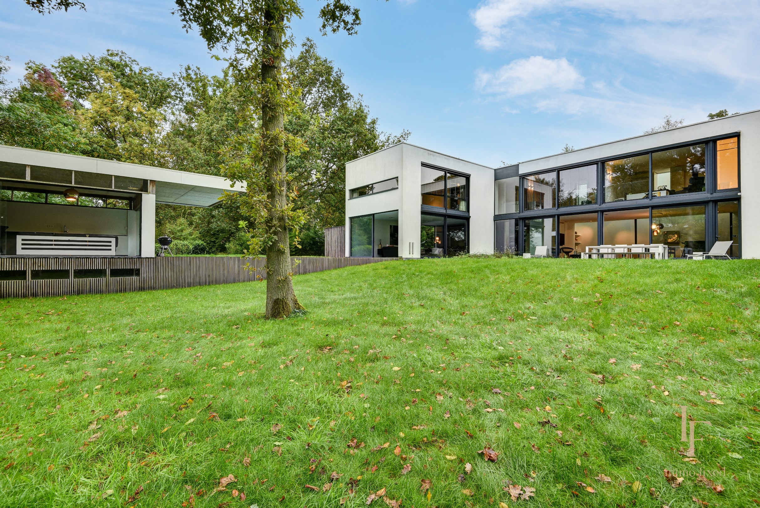 Luxe villa met 4 SLKS en praktijkruimte te SCHILDE! 