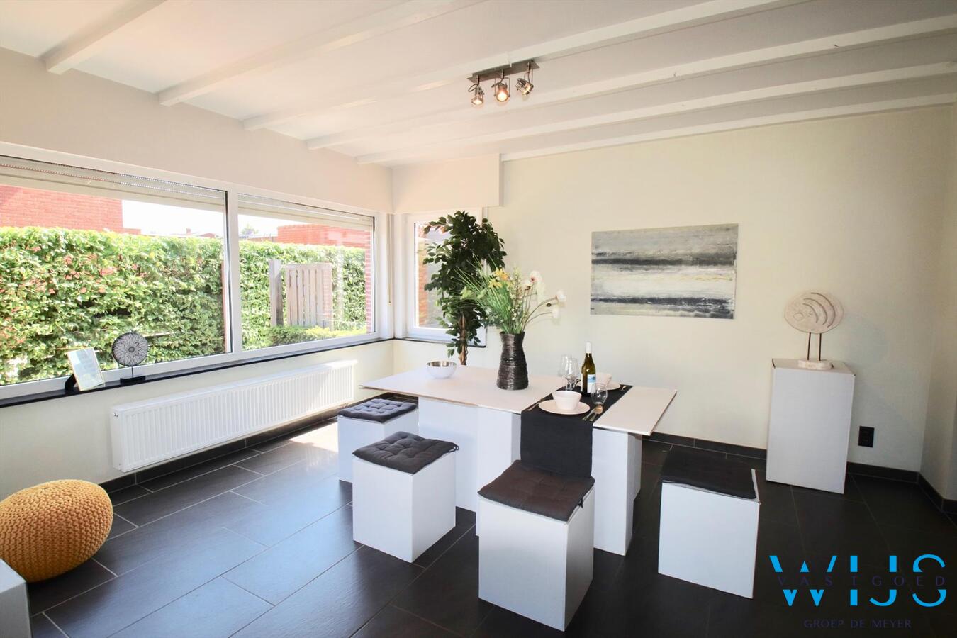 Gerenoveerd (2017) en gezellig woonhuis in hartje Ertvelde. 