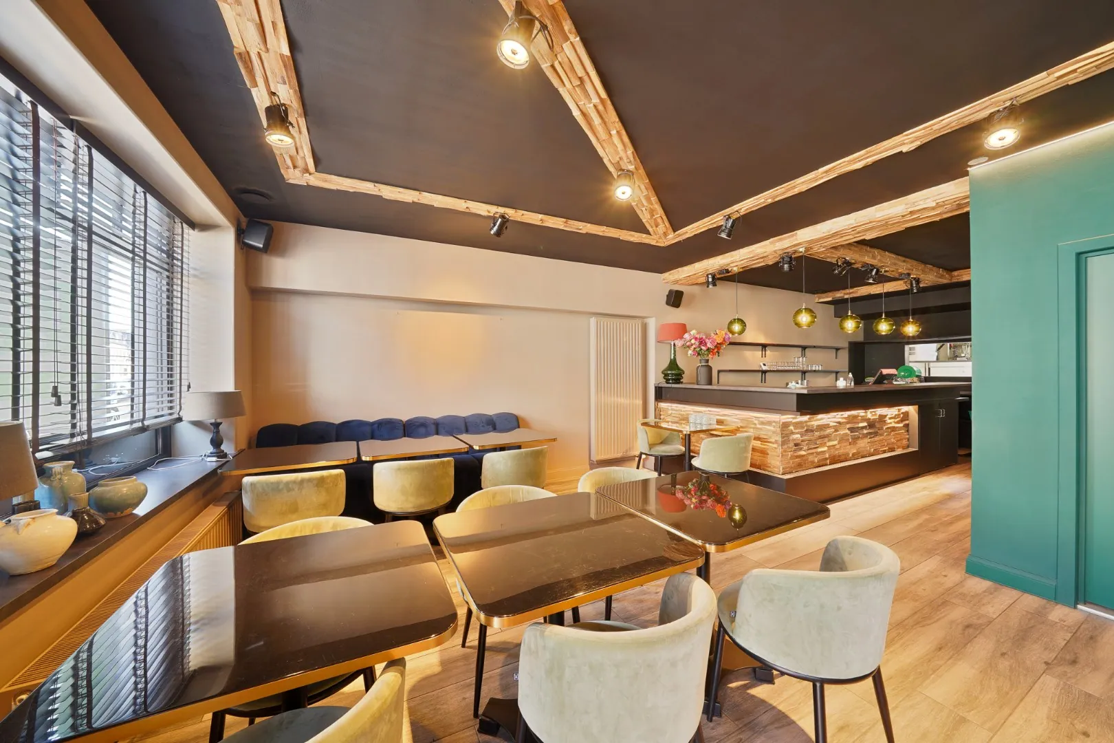 Handelszaak met woning in centrum van Kortemark