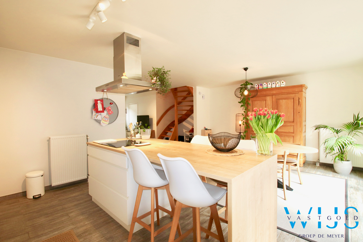 Toffe instapklare woning in hartje Eeklo ! 