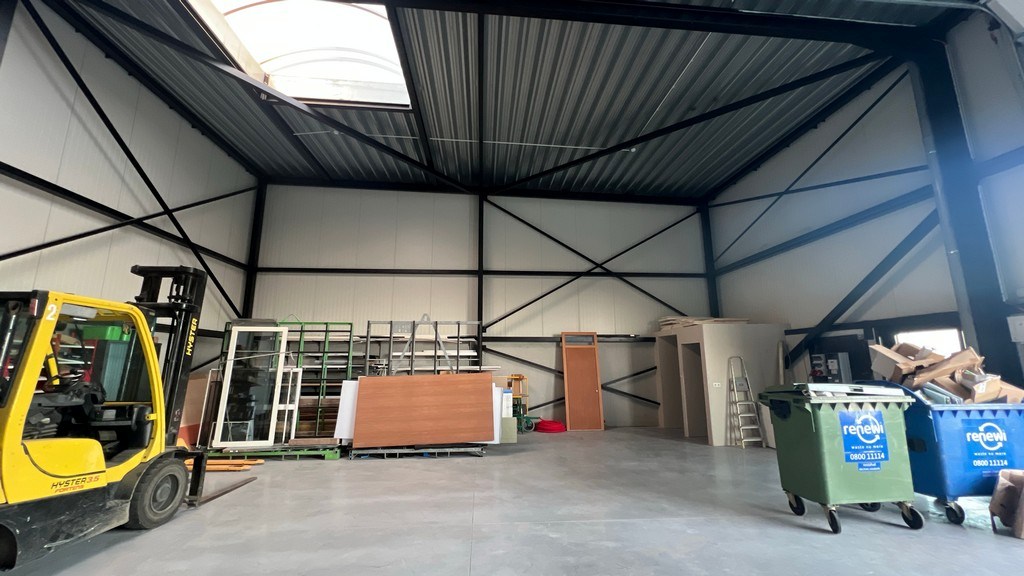 Nieuwbouw magazijn te koop in Haaltert