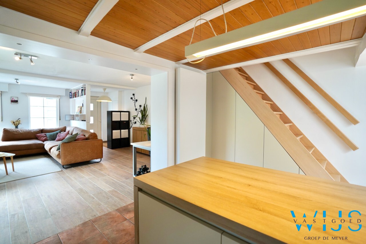 Instapklaar woonhuis met 3 slaapkamers en garage te Boekhoute ! 