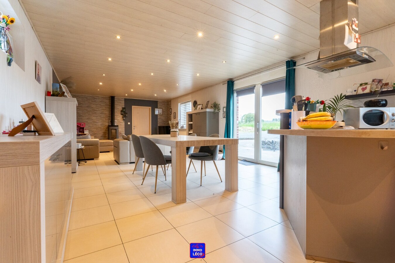 Corps de ferme érigé sur une parcelle de +/- 17.000m², situation exceptionnelle ! 