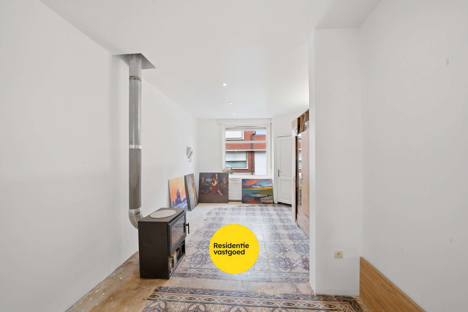 Verder af te werken woning in centrum Oudenburg 