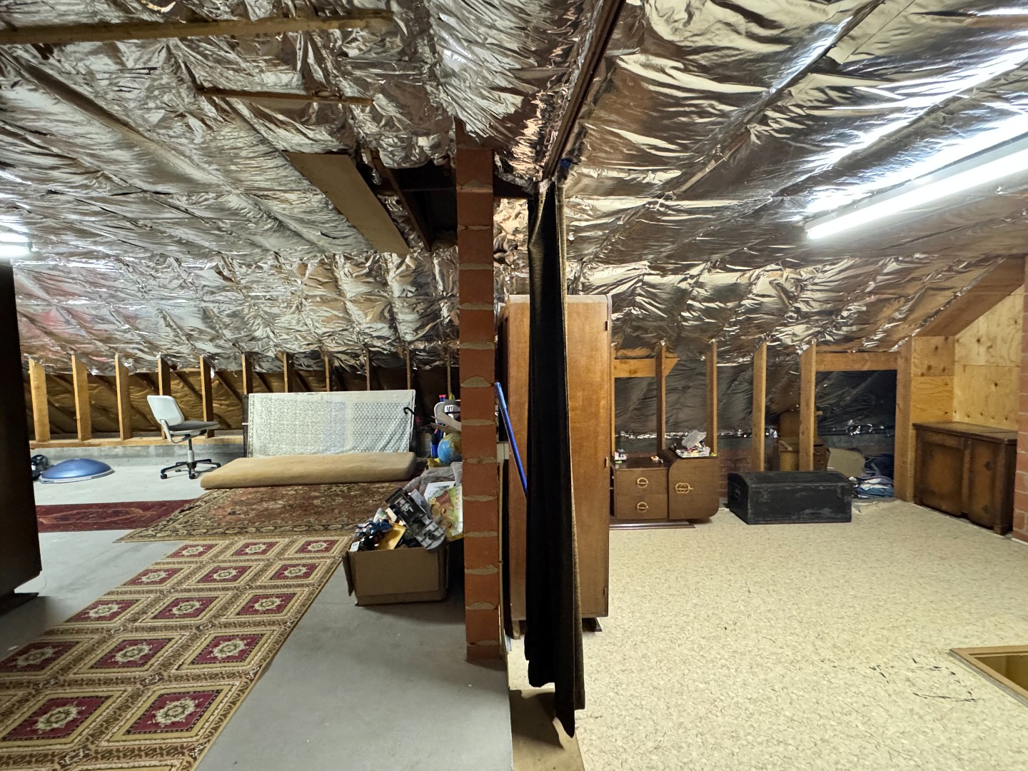 Ruime woning met loods en landbouwgrond op groene locatie nabij Waregem. 