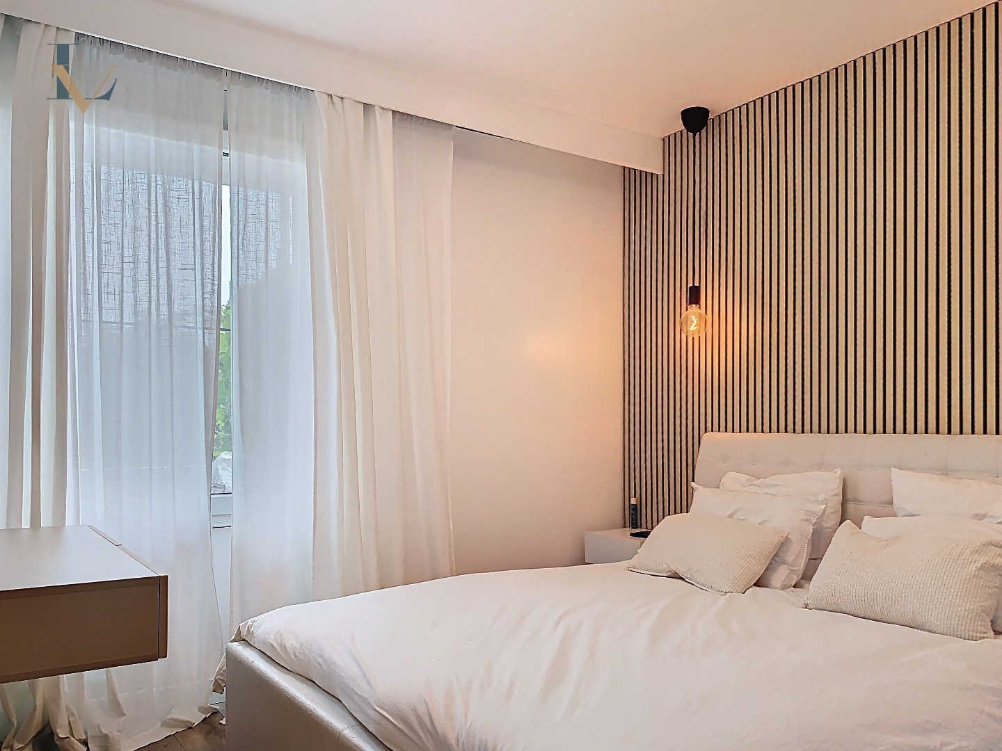 Recent gerenoveerd  drie slaapkamer appartement  met vrij zicht op Bosuilplein en ruim terras 