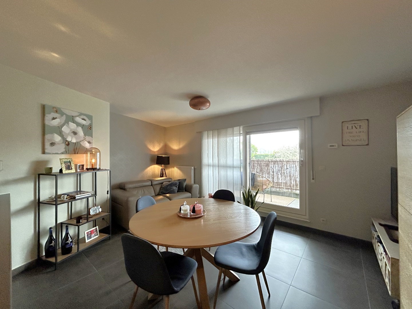 Recent, energiezuinig appartement met 2 slaapkamers in Geel! 